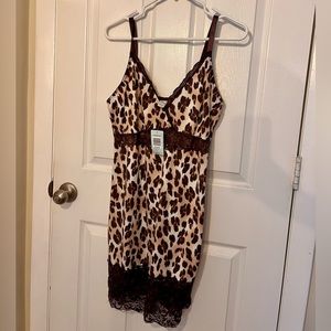 Rare,New with tags, Torrid Delta Burke leopard print chemise, lace trim.Size 2.